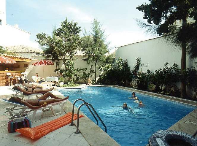 Akdeniz Apart Hotel Kusadası Exteriör bild