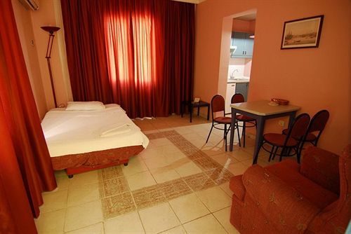 Akdeniz Apart Hotel Kusadası Exteriör bild